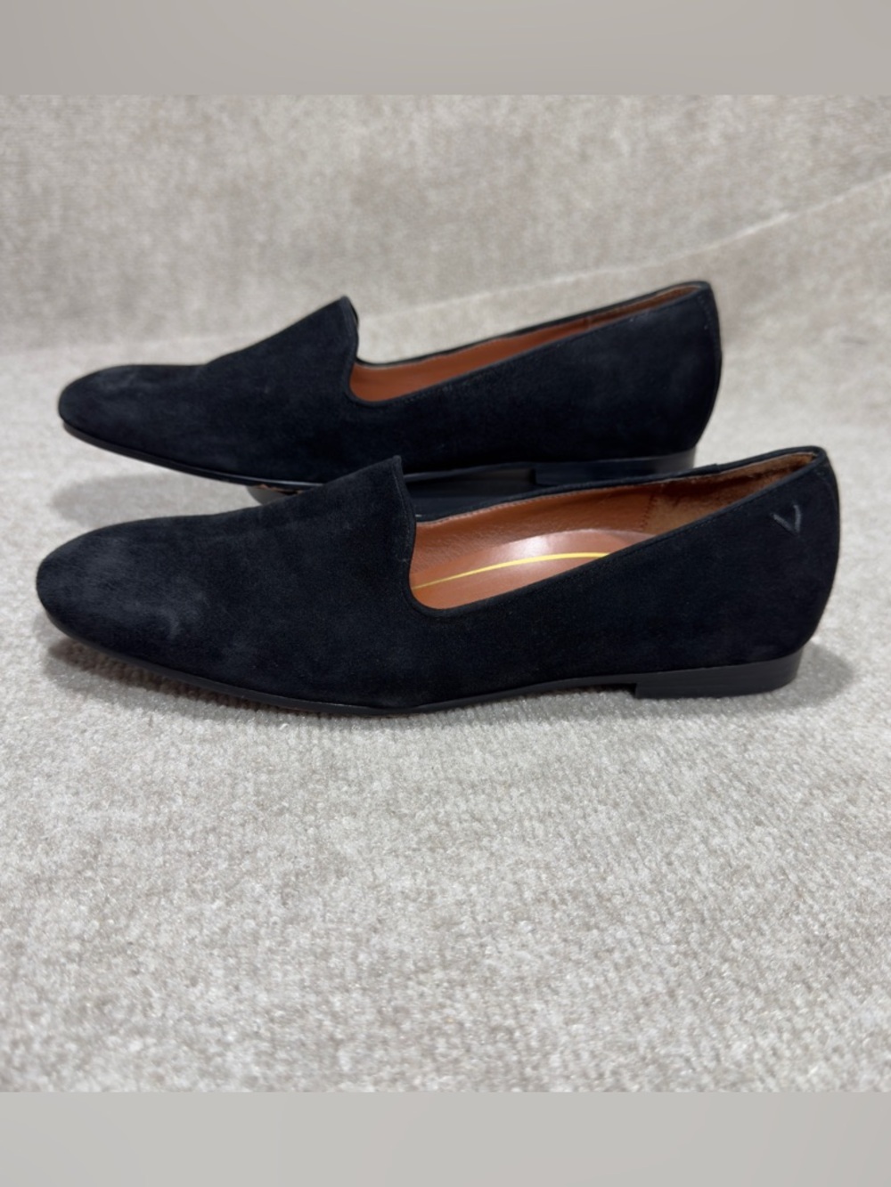 Vionic Willa Slip-on Flats Black Suede 9.5 Comfort Leather Classic Preppy Modern